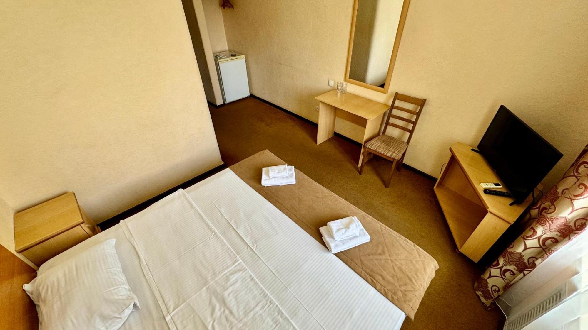 Hotel Zhambyl 塔拉兹 外观 照片