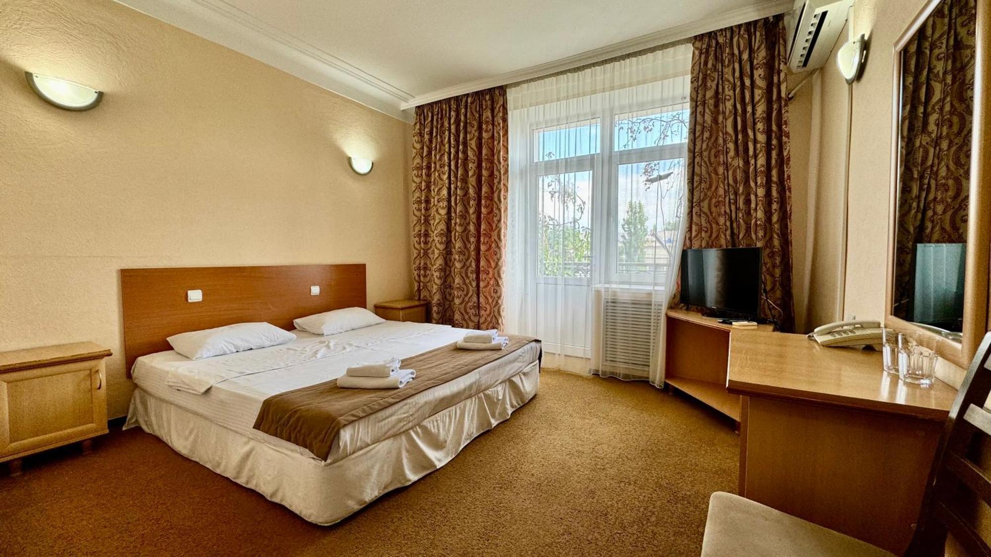 Hotel Zhambyl 塔拉兹 外观 照片
