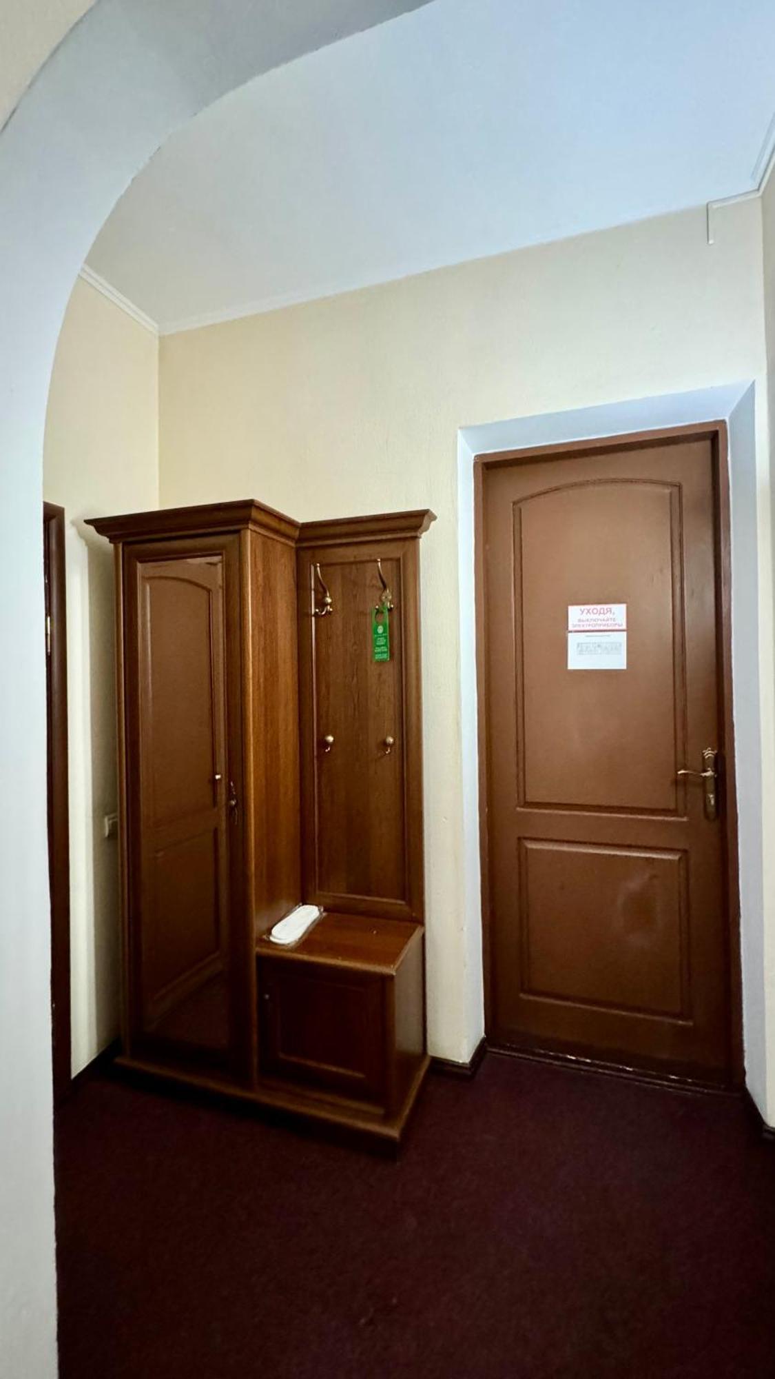 Hotel Zhambyl 塔拉兹 外观 照片